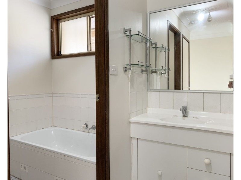 1/212-214 Cockatiel Circuit, Green Valley NSW 2168