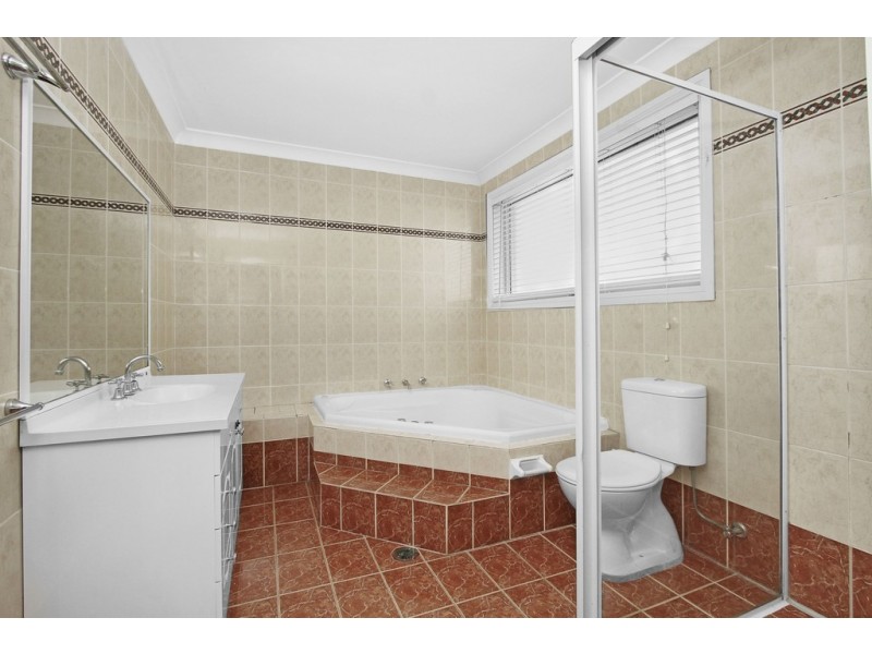 11 Chadley Place, West Hoxton NSW 2171