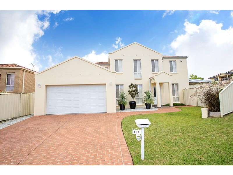 104 Greenway Drive, West Hoxton NSW 2171