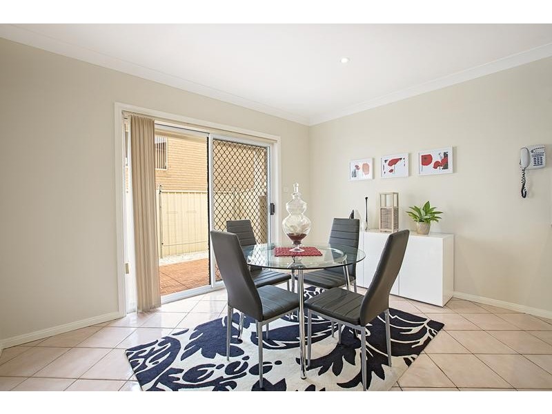 104 Greenway Drive, West Hoxton NSW 2171