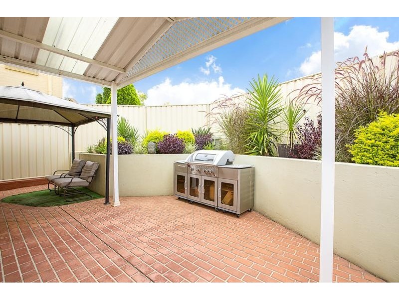 104 Greenway Drive, West Hoxton NSW 2171