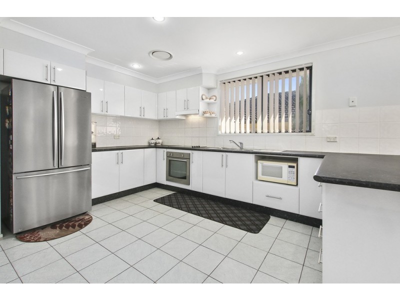 6 Blackburn Avenue, West Hoxton NSW 2171