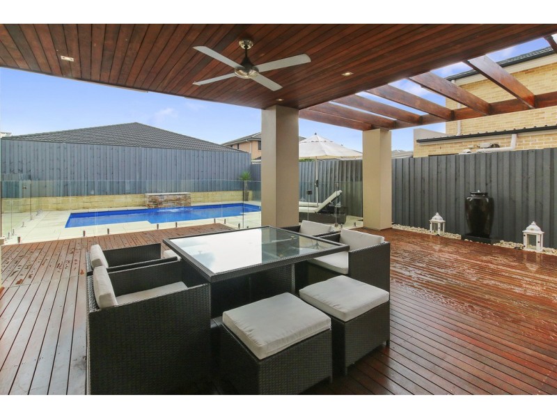 7 Parer Avenue, Middleton Grange NSW 2171