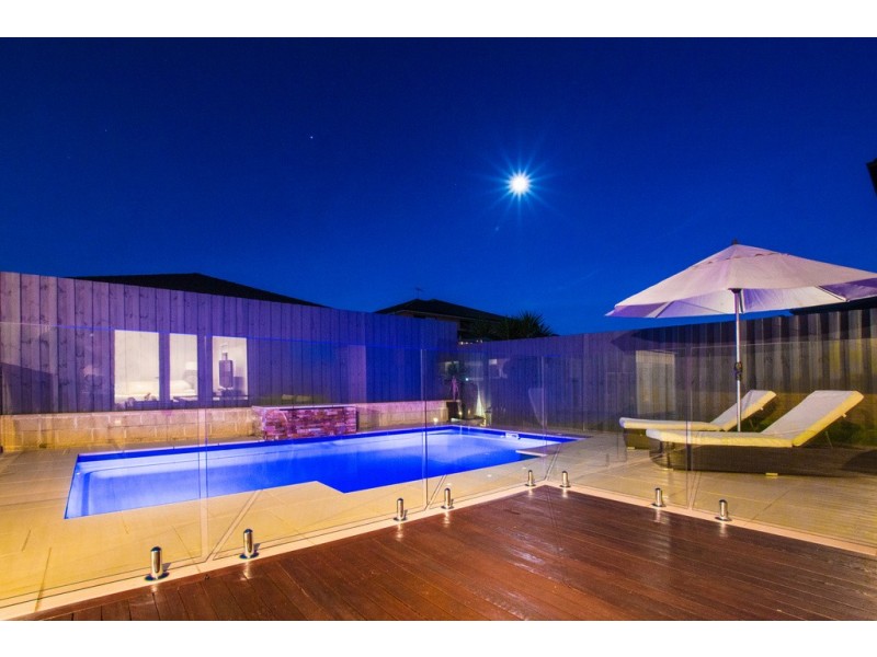 7 Parer Avenue, Middleton Grange NSW 2171