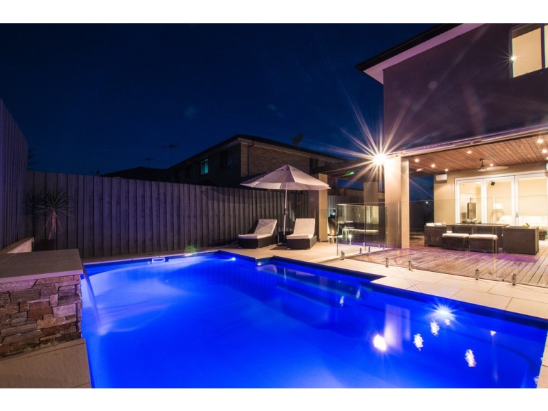 7 Parer Avenue, Middleton Grange NSW 2171