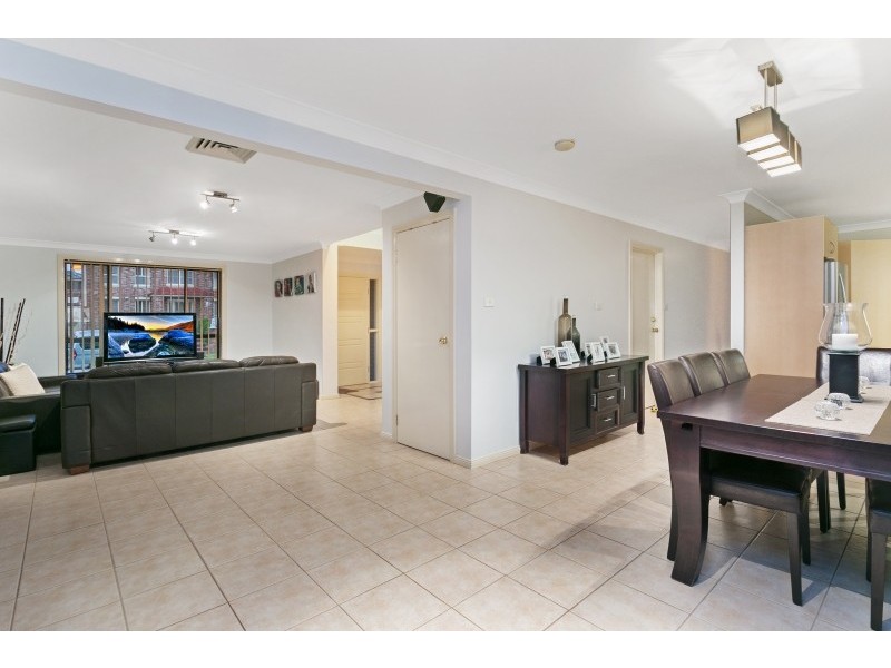 4 Ringarooma Circuit, West Hoxton NSW 2171