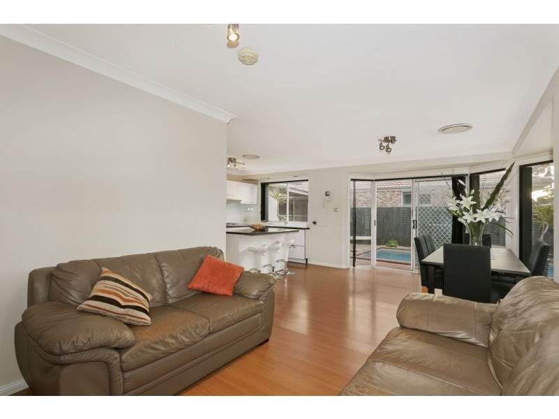 8 Merriwa Avenue, Hoxton Park NSW 2171