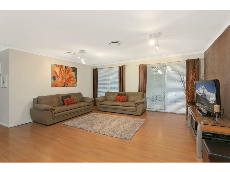 8 Merriwa Avenue, Hoxton Park NSW 2171