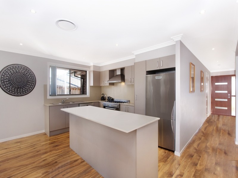 76 Hemsworth Avenue, Middleton Grange NSW 2171