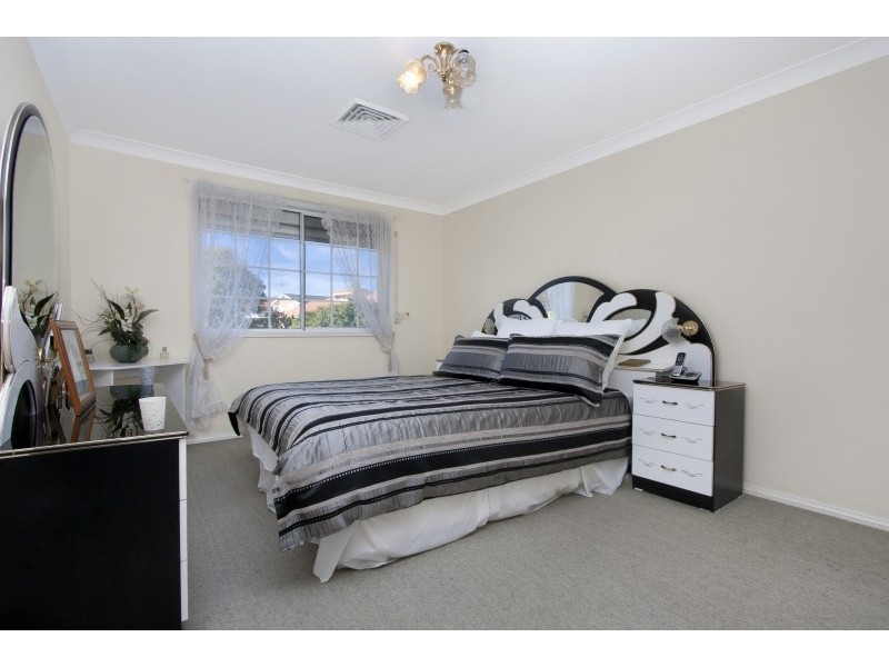 2 Wynn Close, Edensor Park NSW 2176
