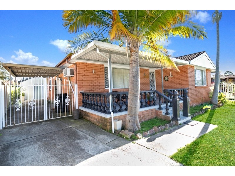 11 Pilliga Crescent, Bossley Park NSW 2176