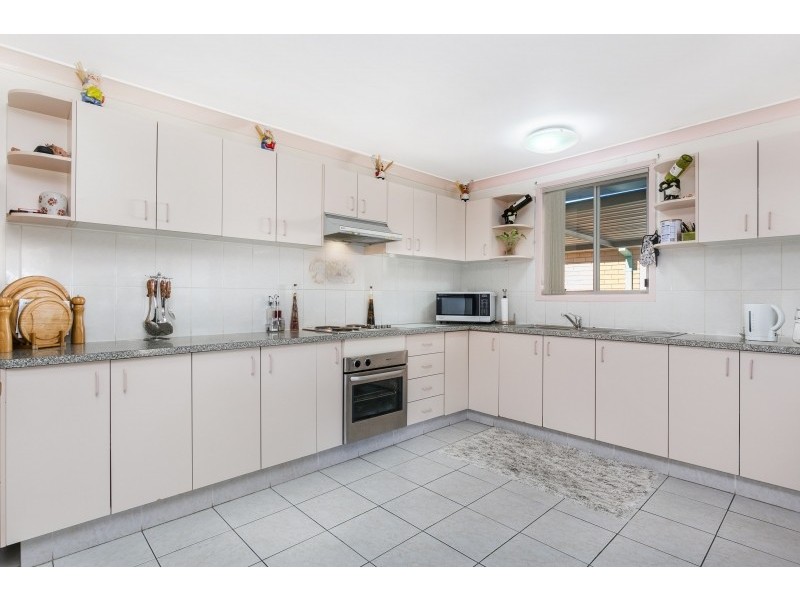 11 Pilliga Crescent, Bossley Park NSW 2176