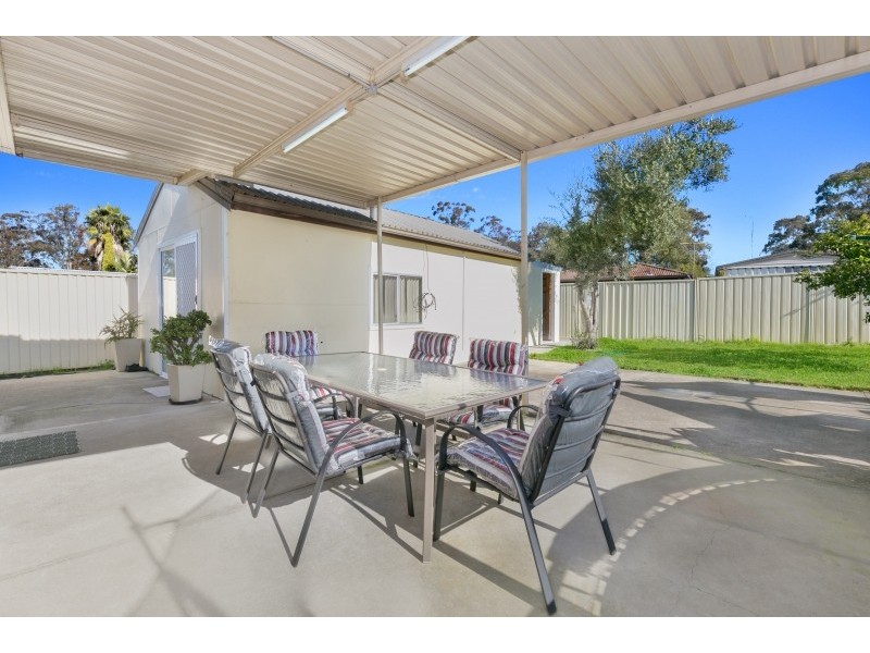 11 Pilliga Crescent, Bossley Park NSW 2176