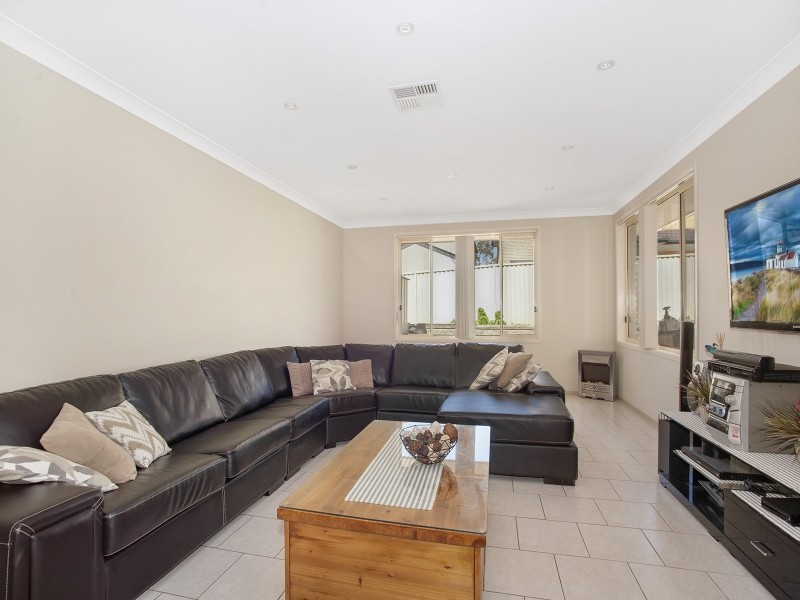 32 Watling Avenue, West Hoxton NSW 2171