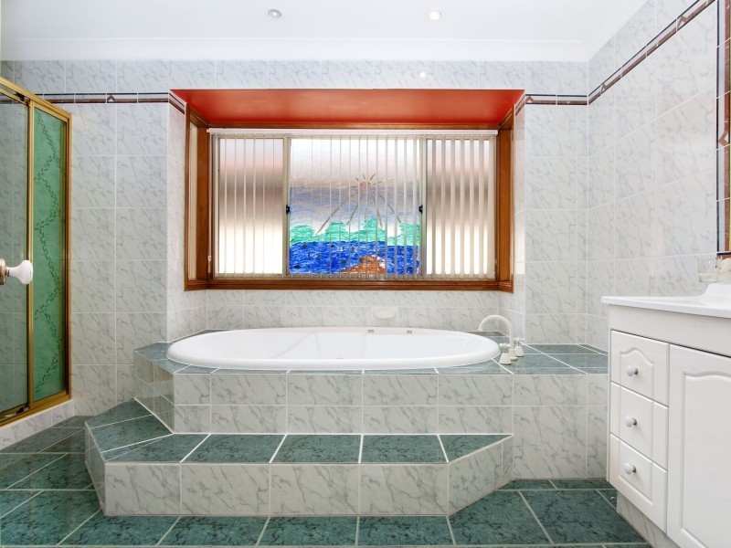 2 Diana Court, Cecil Hills NSW 2171