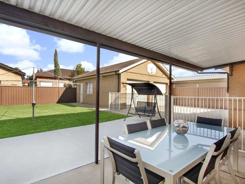 591 Smithfield Road, Greenfield Park NSW 2176
