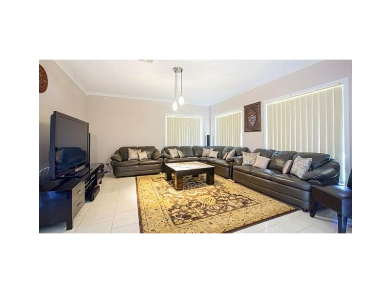 22 Lycett Avenue, West Hoxton NSW 2171