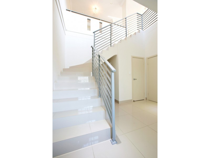 33 Lord Howe Drive, Green Valley NSW 2168