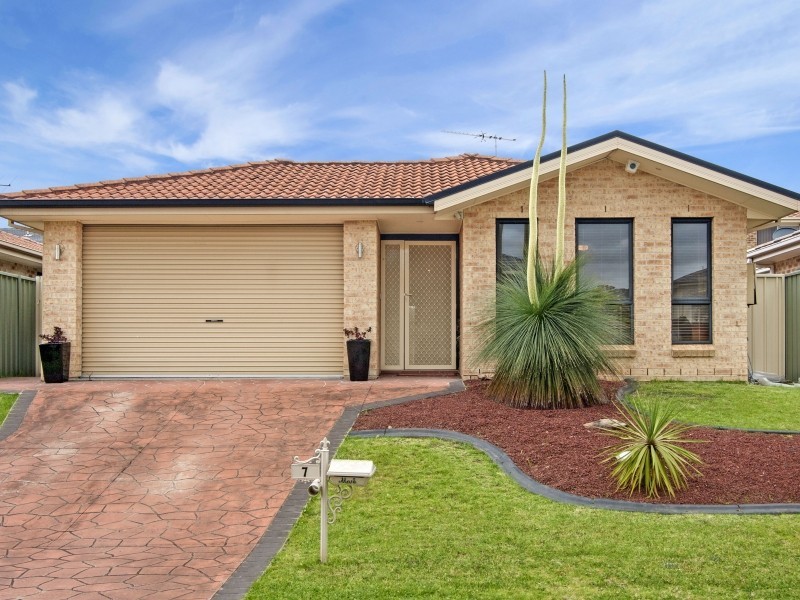 7 Palana Close, West Hoxton NSW 2171