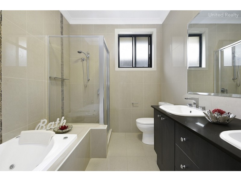 27 Truscott Avenue, Middleton Grange NSW 2171