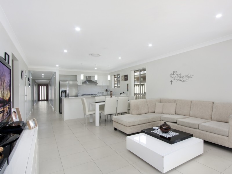 6 Aston Close, Hoxton Park NSW 2171