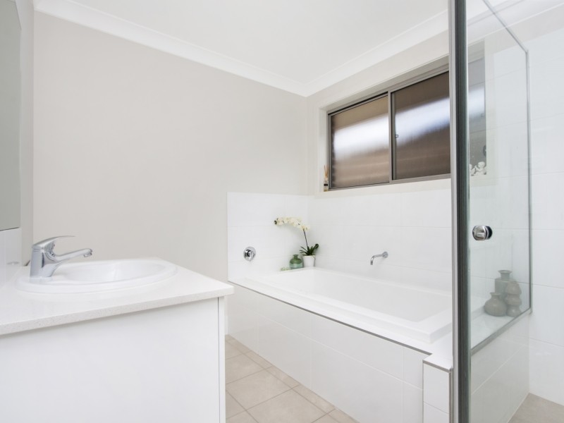 6 Aston Close, Hoxton Park NSW 2171