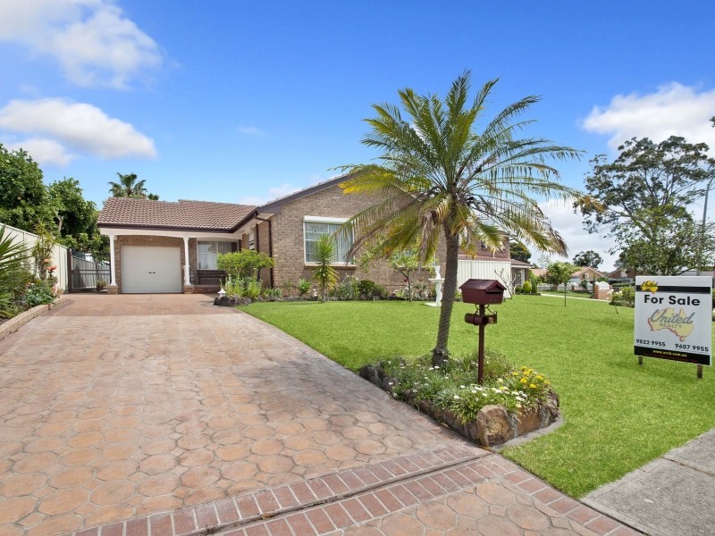 12 Kooyong Street, St Johns Park NSW 2176