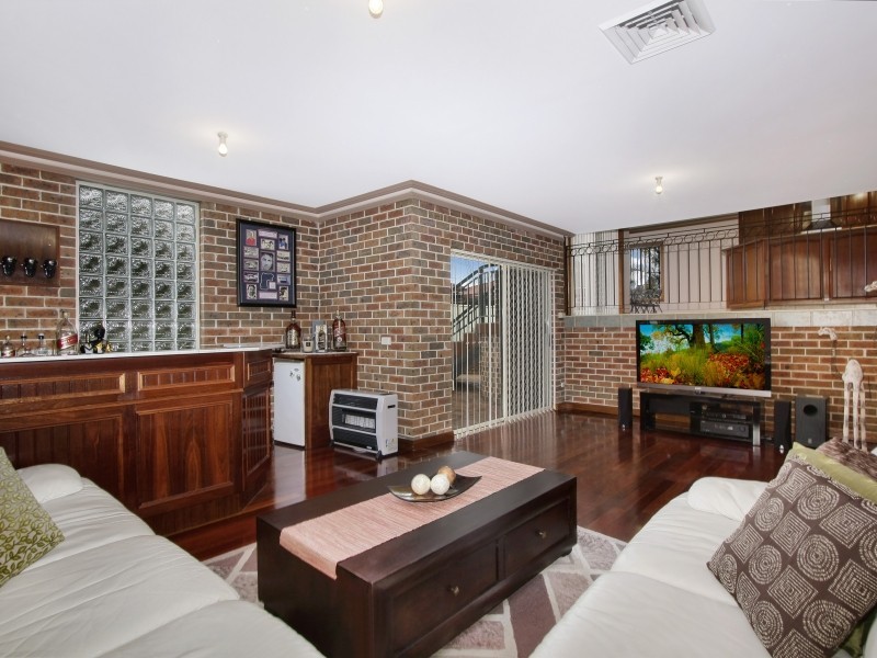 9 Nicol Place, Hinchinbrook NSW 2168