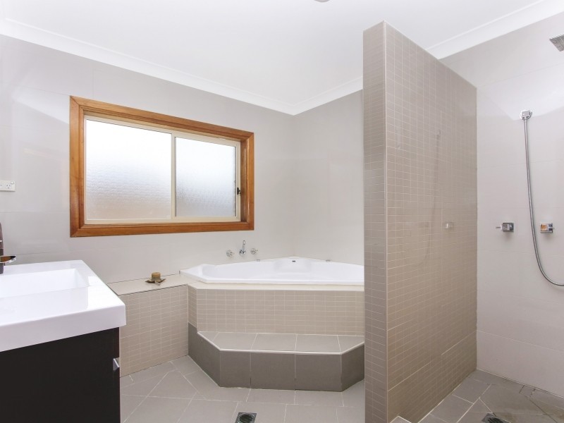 9 Nicol Place, Hinchinbrook NSW 2168