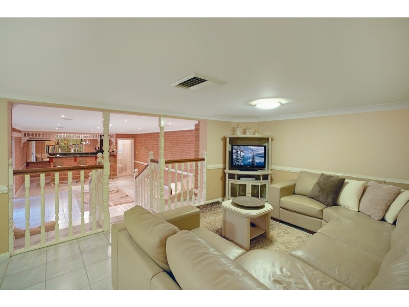 11 Mathew Place, West Hoxton NSW 2171