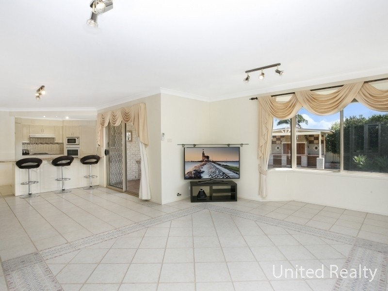 2 Bombo Close, Prestons NSW 2170