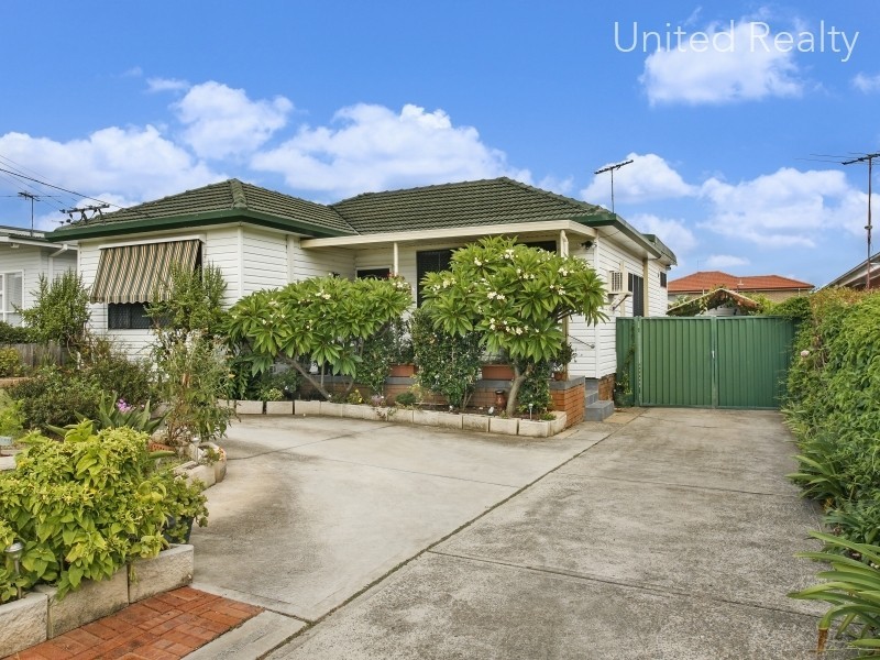 17 Rowe Avenue, Lurnea NSW 2170