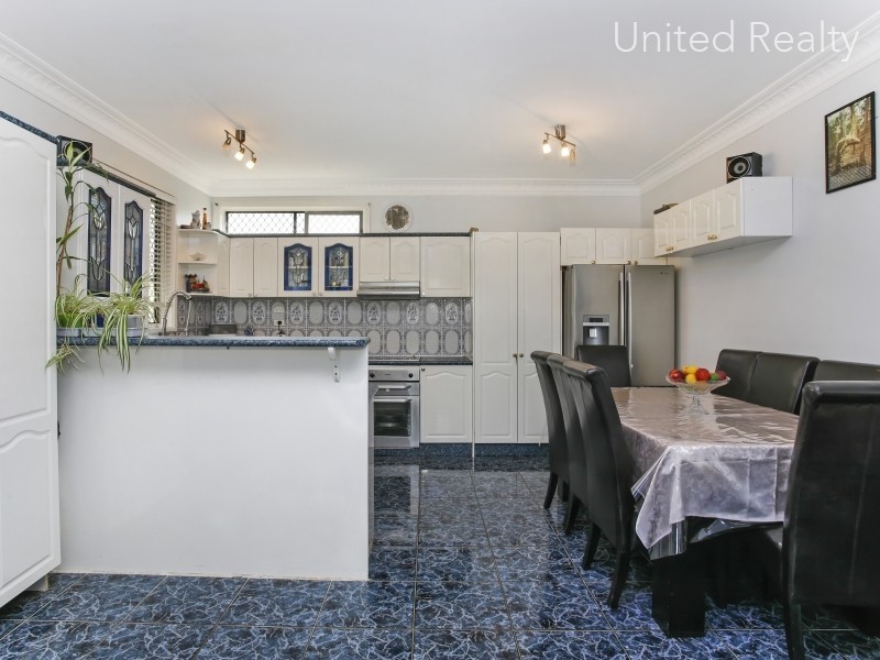 17 Rowe Avenue, Lurnea NSW 2170