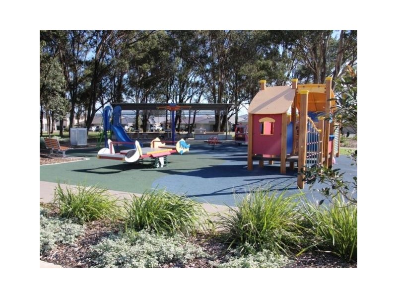 27 Oaklands Circuit, Gregory Hills NSW 2557