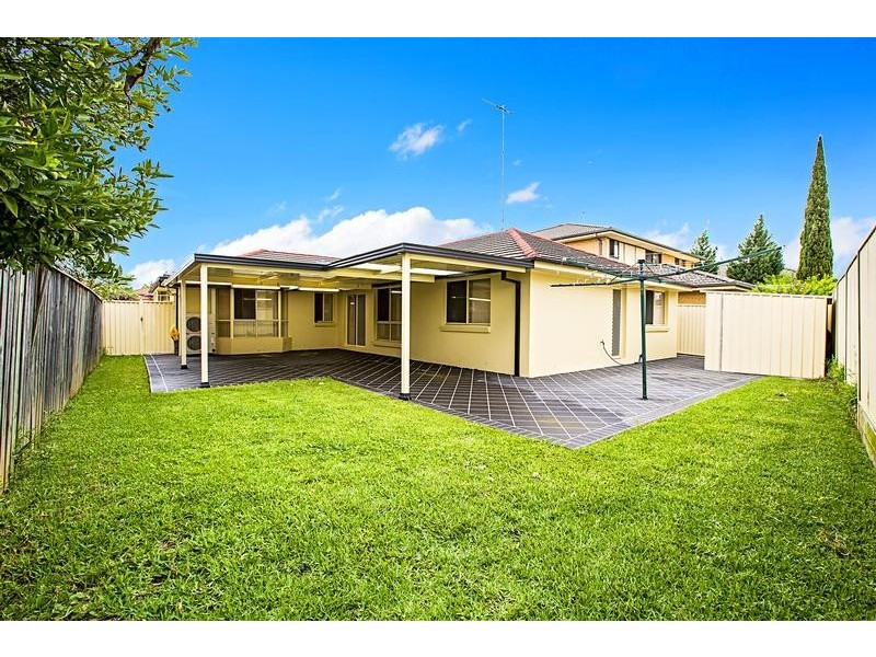 31 Greenway Drive, West Hoxton NSW 2171