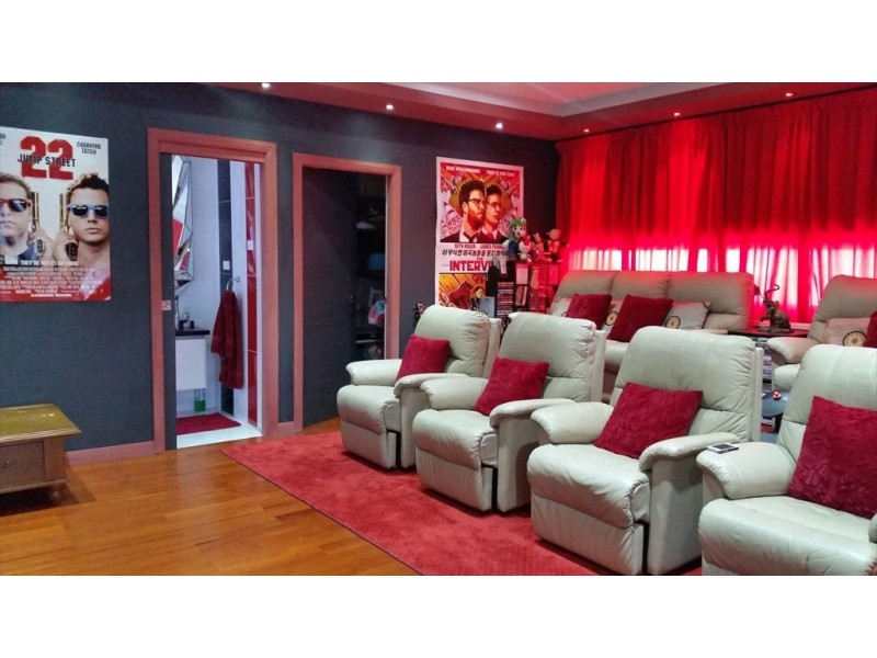 8 Bravo  Avenue, Middleton Grange NSW 2171