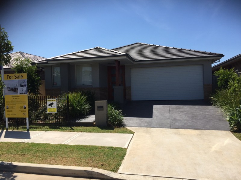 180 Flynn Avenue, Middleton Grange NSW 2171
