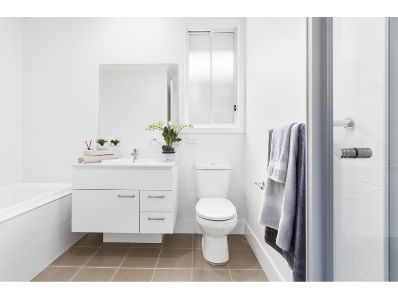 180 Flynn Avenue, Middleton Grange NSW 2171