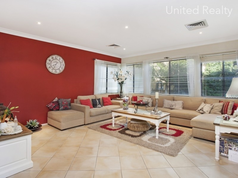 33 Mathinna Circuit, West Hoxton NSW 2171