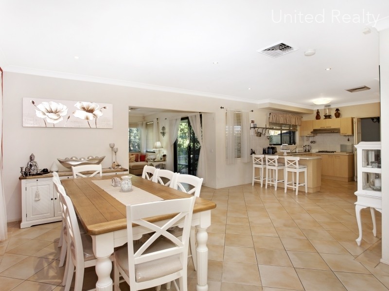 33 Mathinna Circuit, West Hoxton NSW 2171