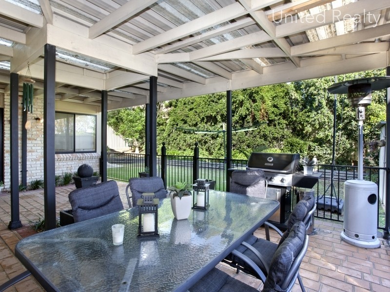 33 Mathinna Circuit, West Hoxton NSW 2171