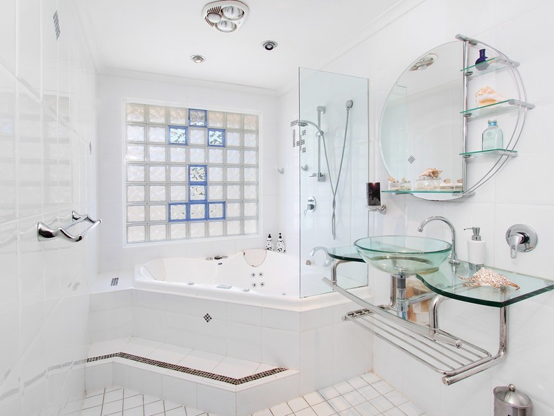 10 Usher Close, Abbotsbury NSW 2176