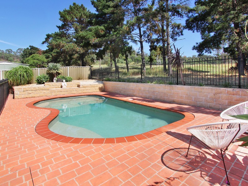 10 Usher Close, Abbotsbury NSW 2176