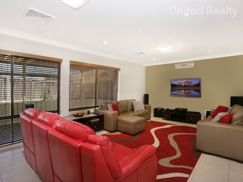 23 Lauderdale Street, West Hoxton NSW 2171