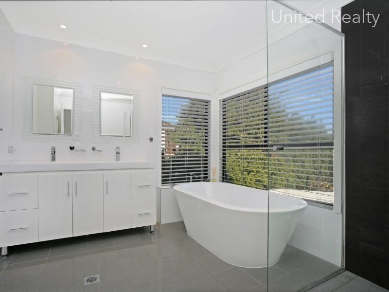 23 Lauderdale Street, West Hoxton NSW 2171