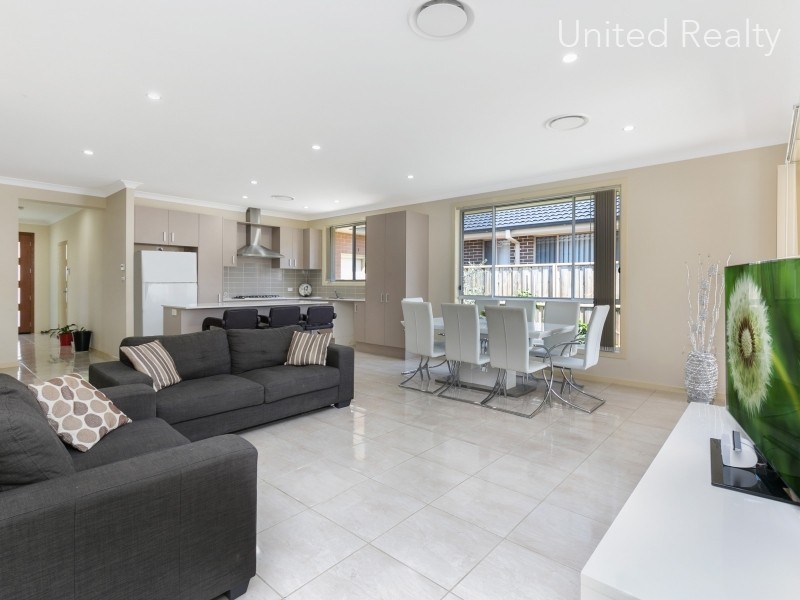 12 Treacy Avenue, Middleton Grange NSW 2171