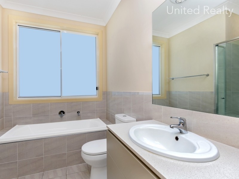 12 Treacy Avenue, Middleton Grange NSW 2171