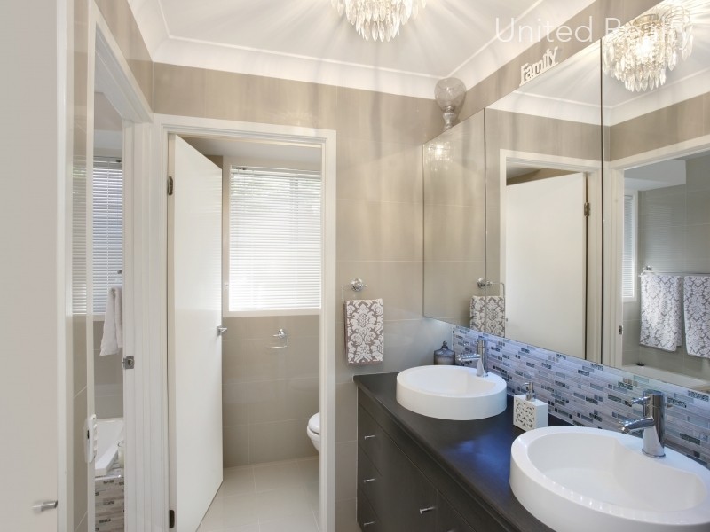 5 Milparinka Close, Hoxton Park NSW 2171