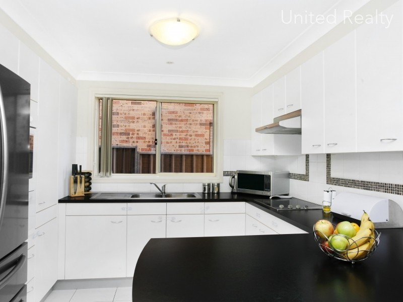 16 Borneo Court, Bossley Park NSW 2176