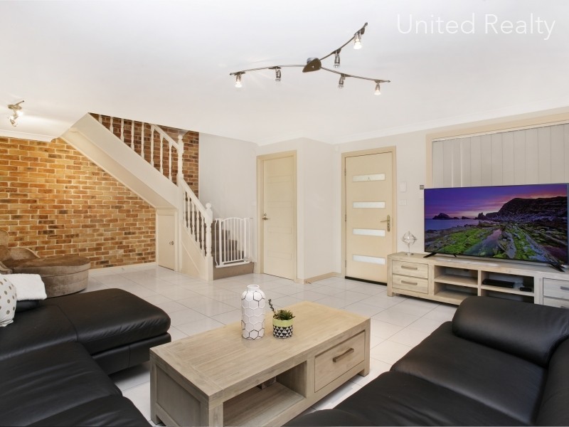 16 Borneo Court, Bossley Park NSW 2176